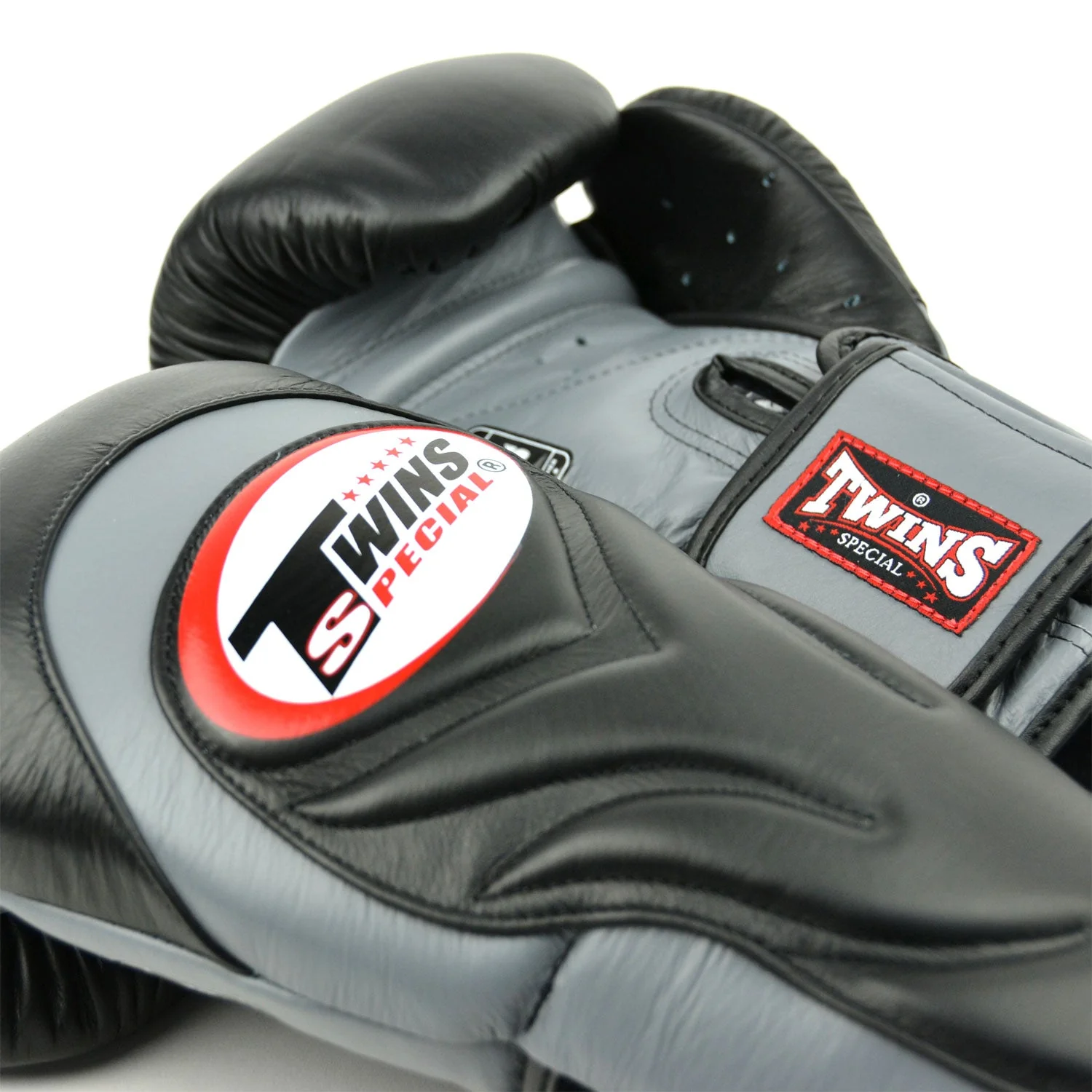 Twins Special BGVL6 Long-Cuff Boxing Gloves Black-Grey - Image 2