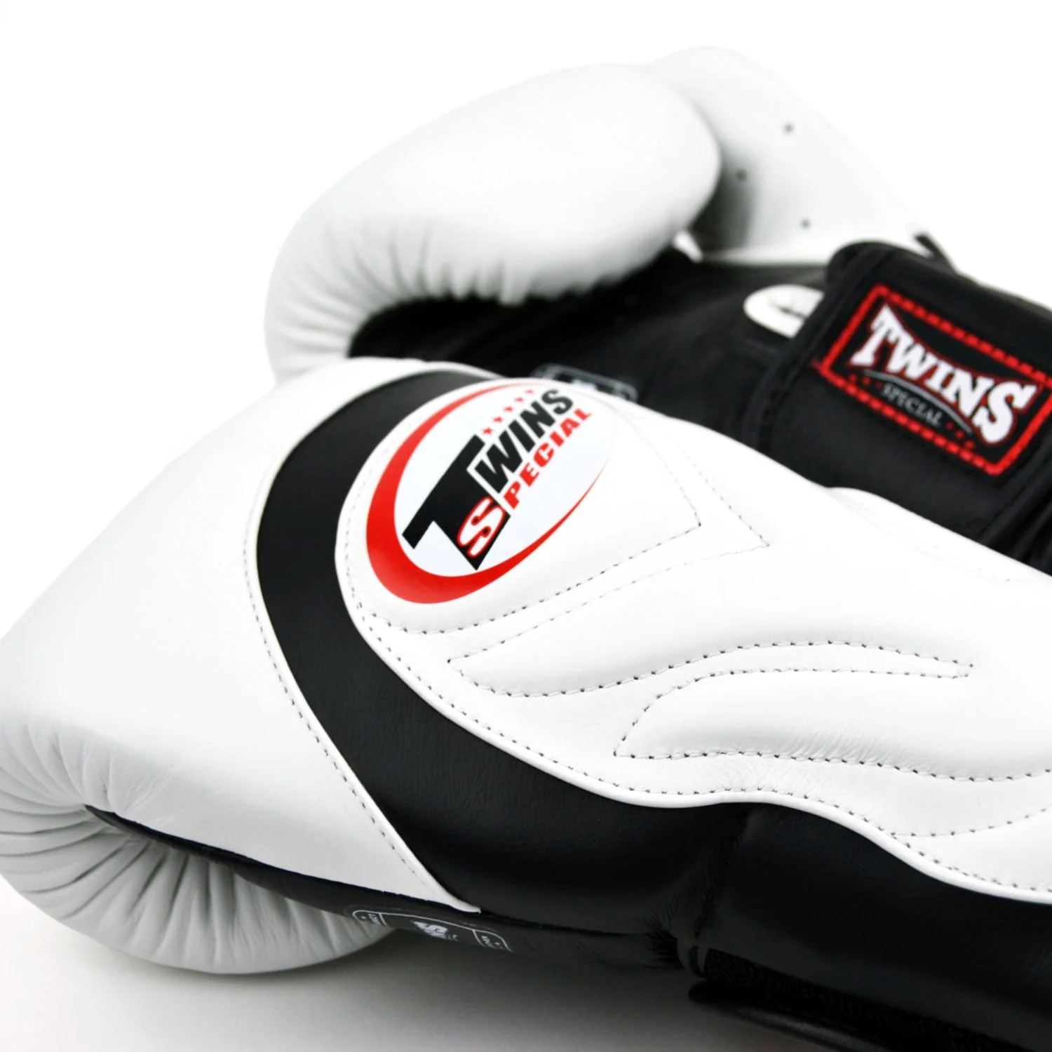 Twins Special BGVL6 Long-Cuff Boxing Gloves White-Black - Image 2